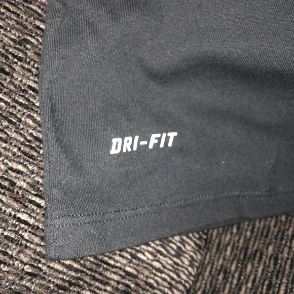 Men’s Nike T-Shirt - Picture 3 of 3